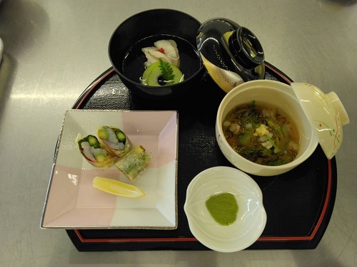 【中島屋グランドホテル 日本料理料理長 福地】学生へ日本料理の魅力を伝えました